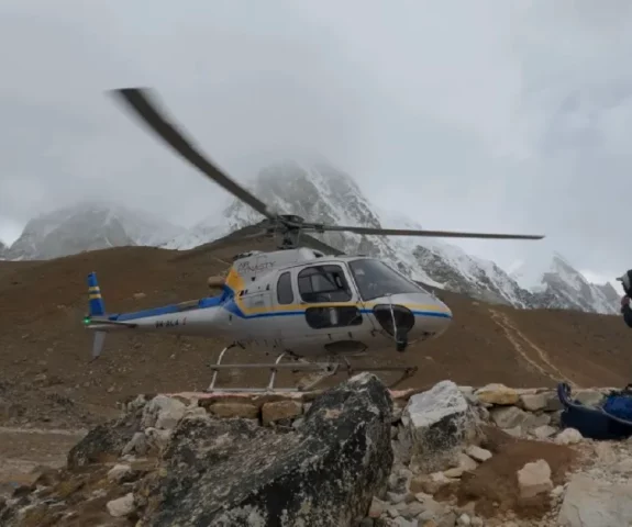 Everest Base Camp Trek with Helicopter Return - Ghoreshep