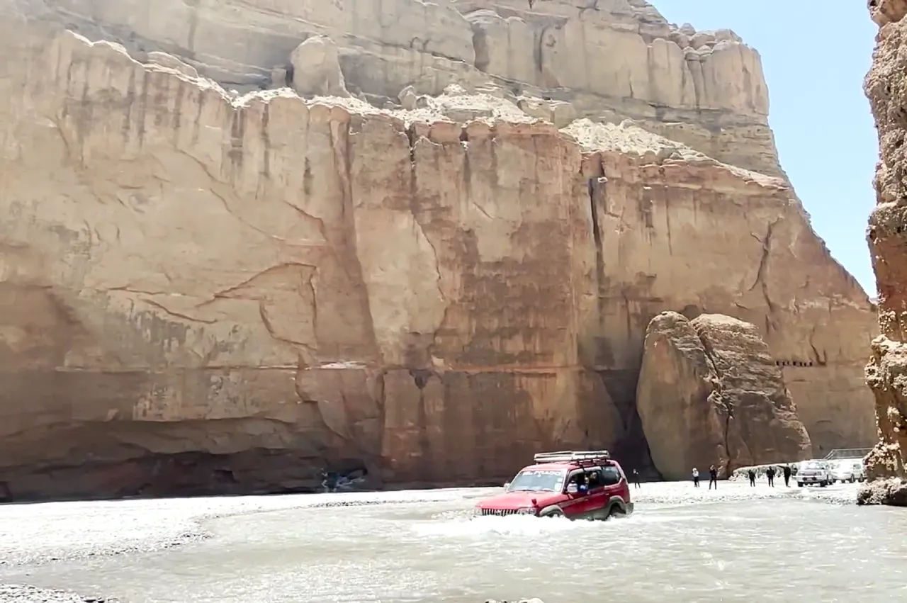 Upper mustang jeep tour