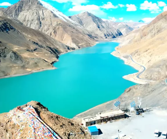 Yamdrok Lake