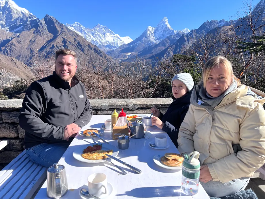 Isidlo sakusasa kwiHotele i-Everest View